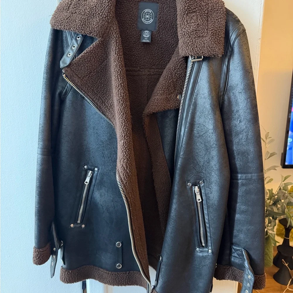 Urban Outfitters Soft Pleather Jacket with Brown Shearling Lining - Picture 4 of 4